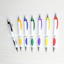 Bon marché entreprise cadeaux Ball Pen plastique caoutchouc couleur stylo bille